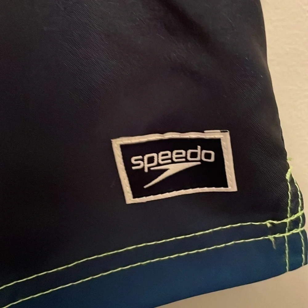 NWT SPEEDO NEN SWIM TRUNKS SIZE L
